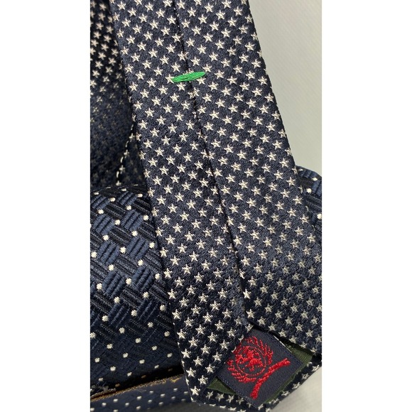 Tommy Hilfiger Mens Navy Blue Geometric Dot Silk Necktie Made in USA WPL 2831 - Picture 3 of 10